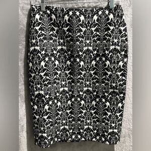 Talbots Chic Black and White Patterned Skirt. Size 2